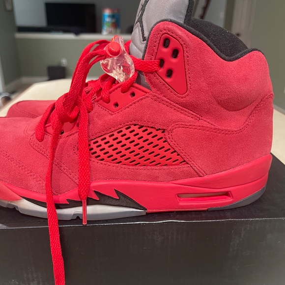 Men’s Air Jordan 5 Retro ‘Red Suede’ -2017 - Picture 5 of 11